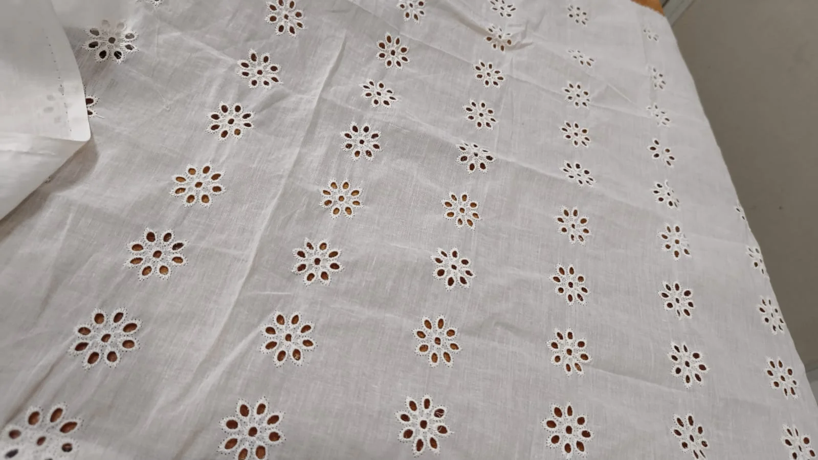 Schiffli Lace Embroidery Fabric